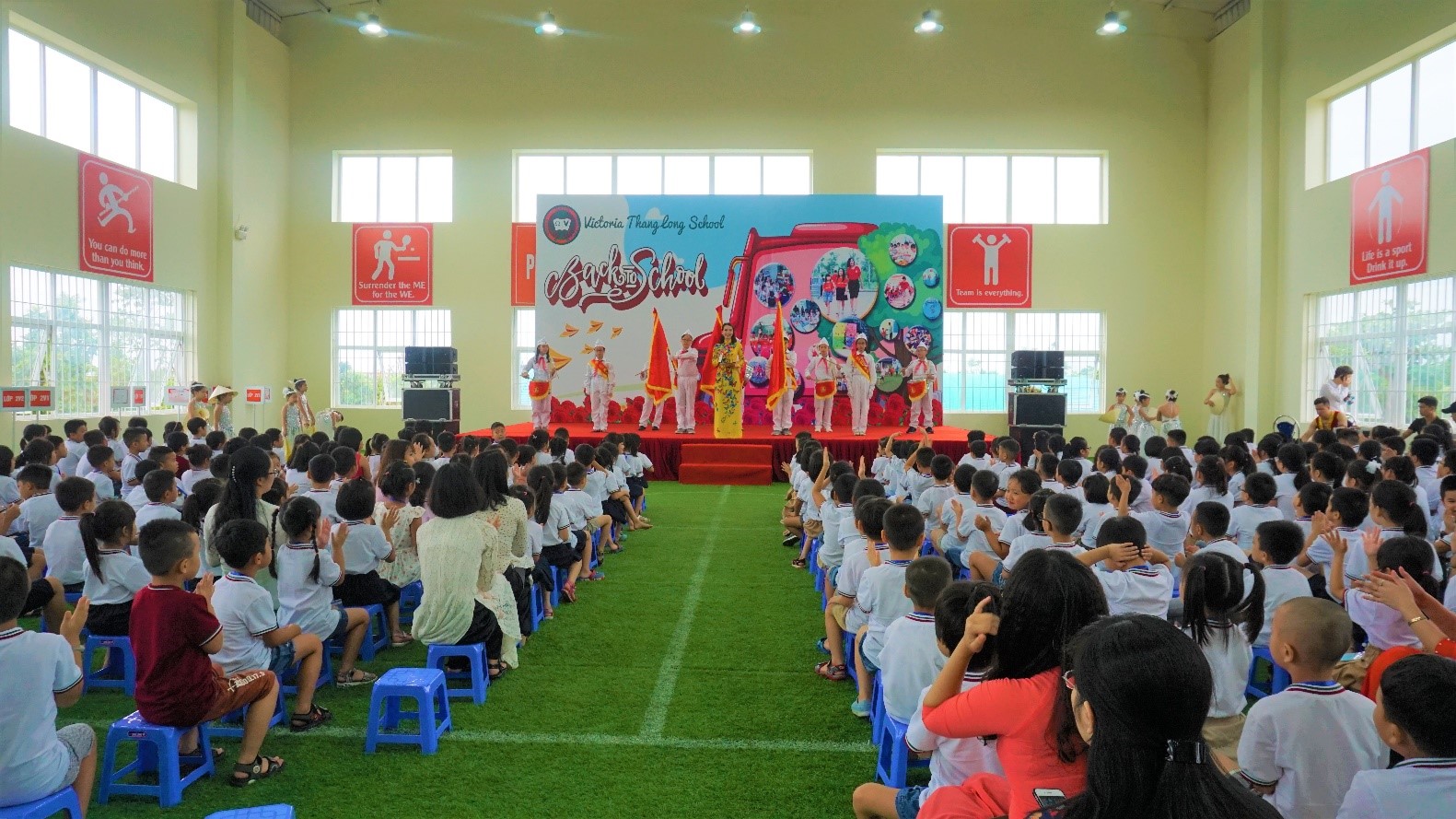 Tưng bừng ngày tựu trường Vicschool