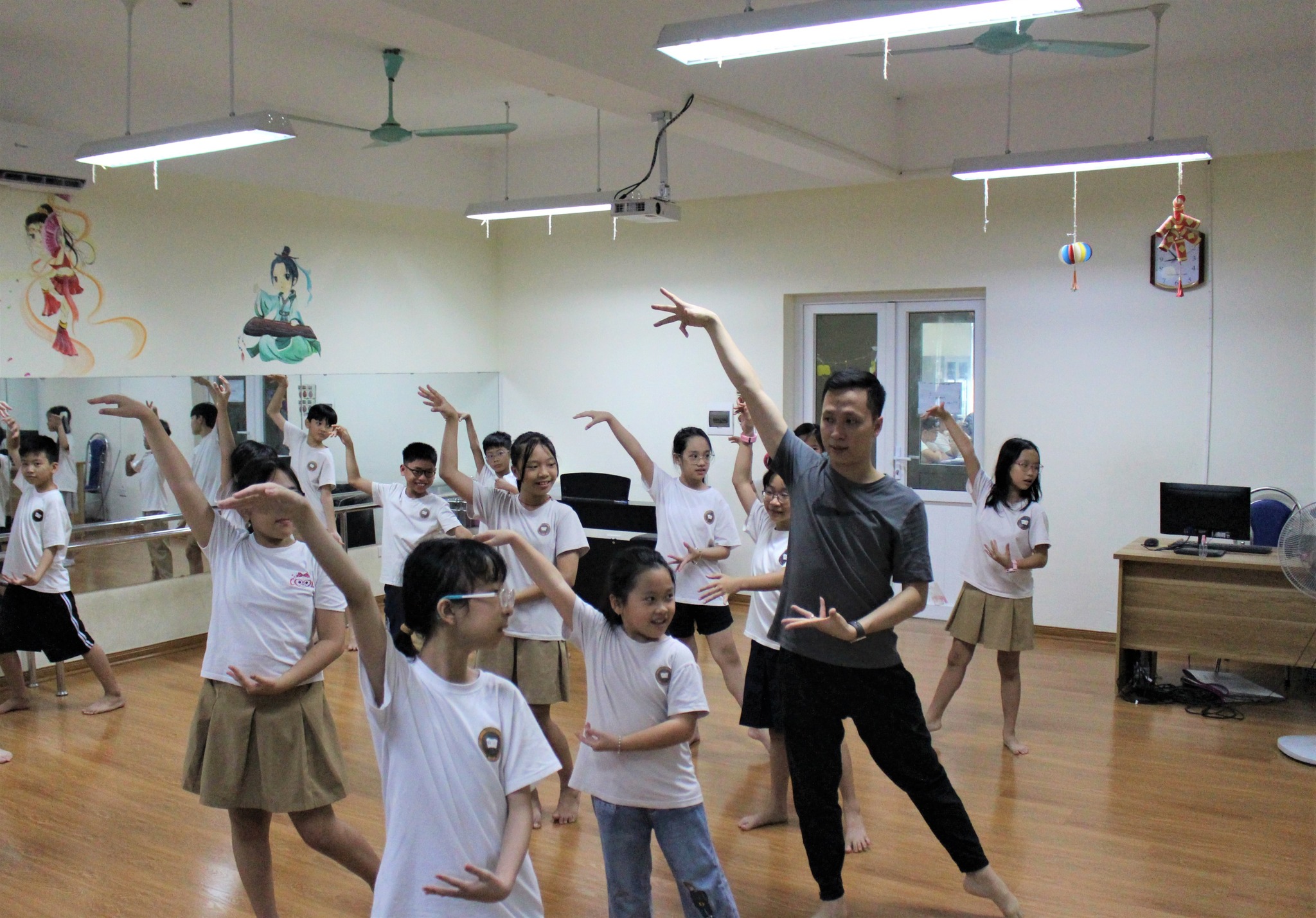 CLB DANCE TẠI VICSCHOOL – SÔI NỔI VÀ HÀO HỨNG!