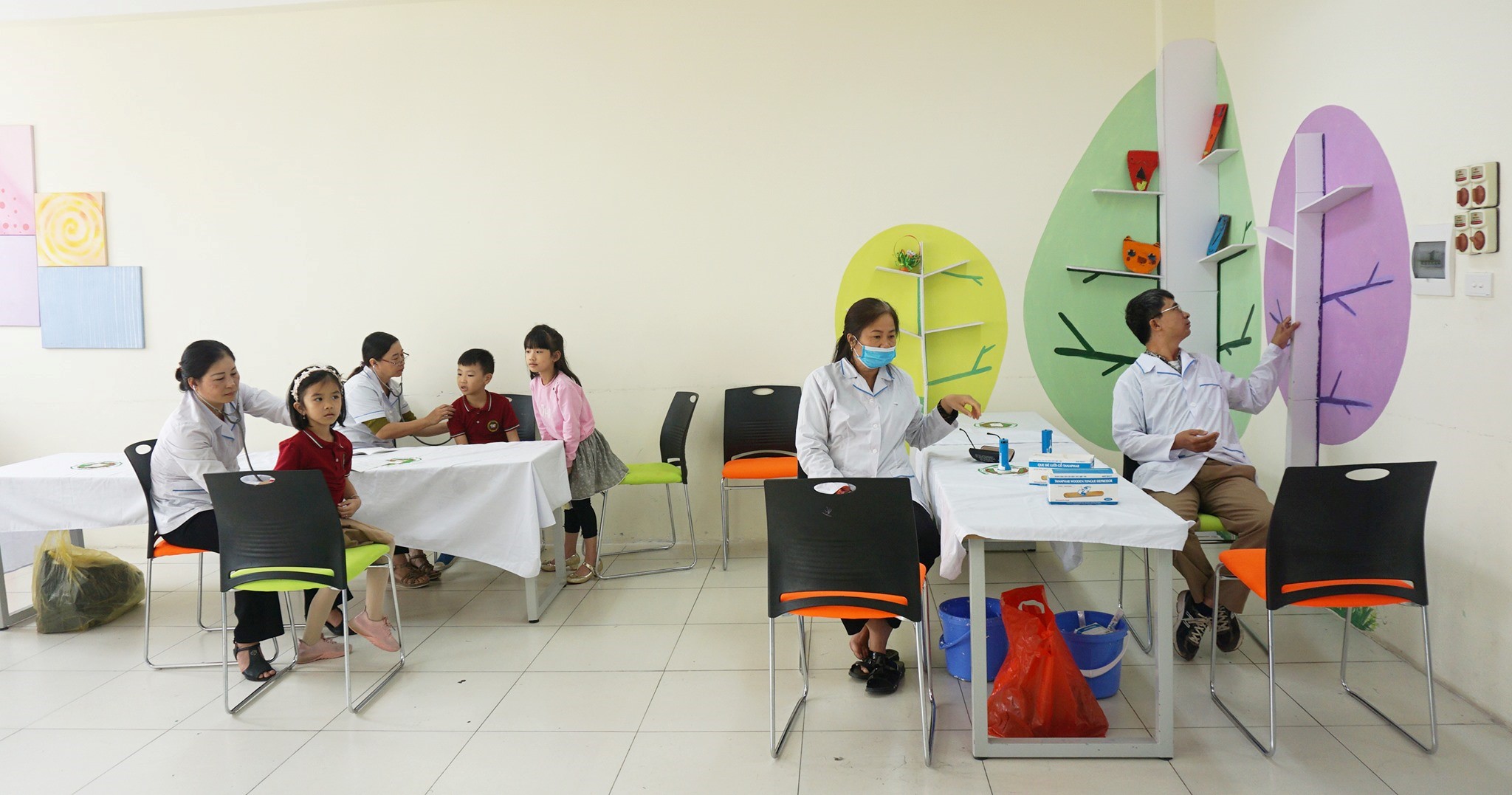Khám sức khỏe định kỳ cho học sinh tại Victoria Thăng Long