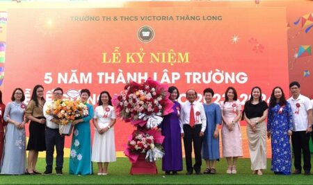 BÁO NGƯỜI LAO ĐỘNG: Trường Tiểu học và THCS Victoria Thăng Long kỷ niệm 5 năm gây dựng sự nghiệp “trồng người”