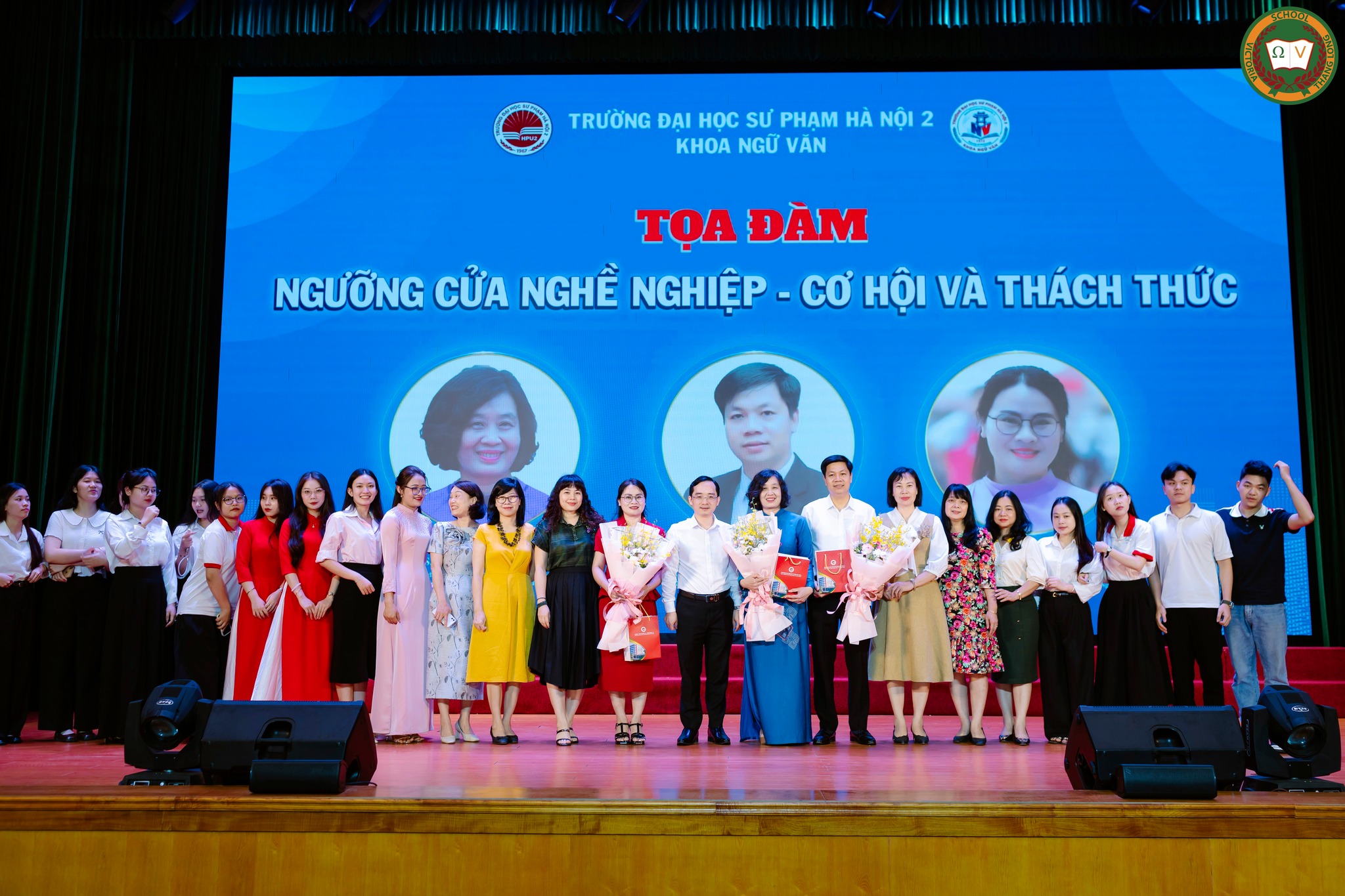 TỌA ĐÀM NGHỀ NGHIỆP – CƠ HỘI CHO NHỮNG NGƯỜI TRẺ TRUYỀN LỬA GIÁO DỤC