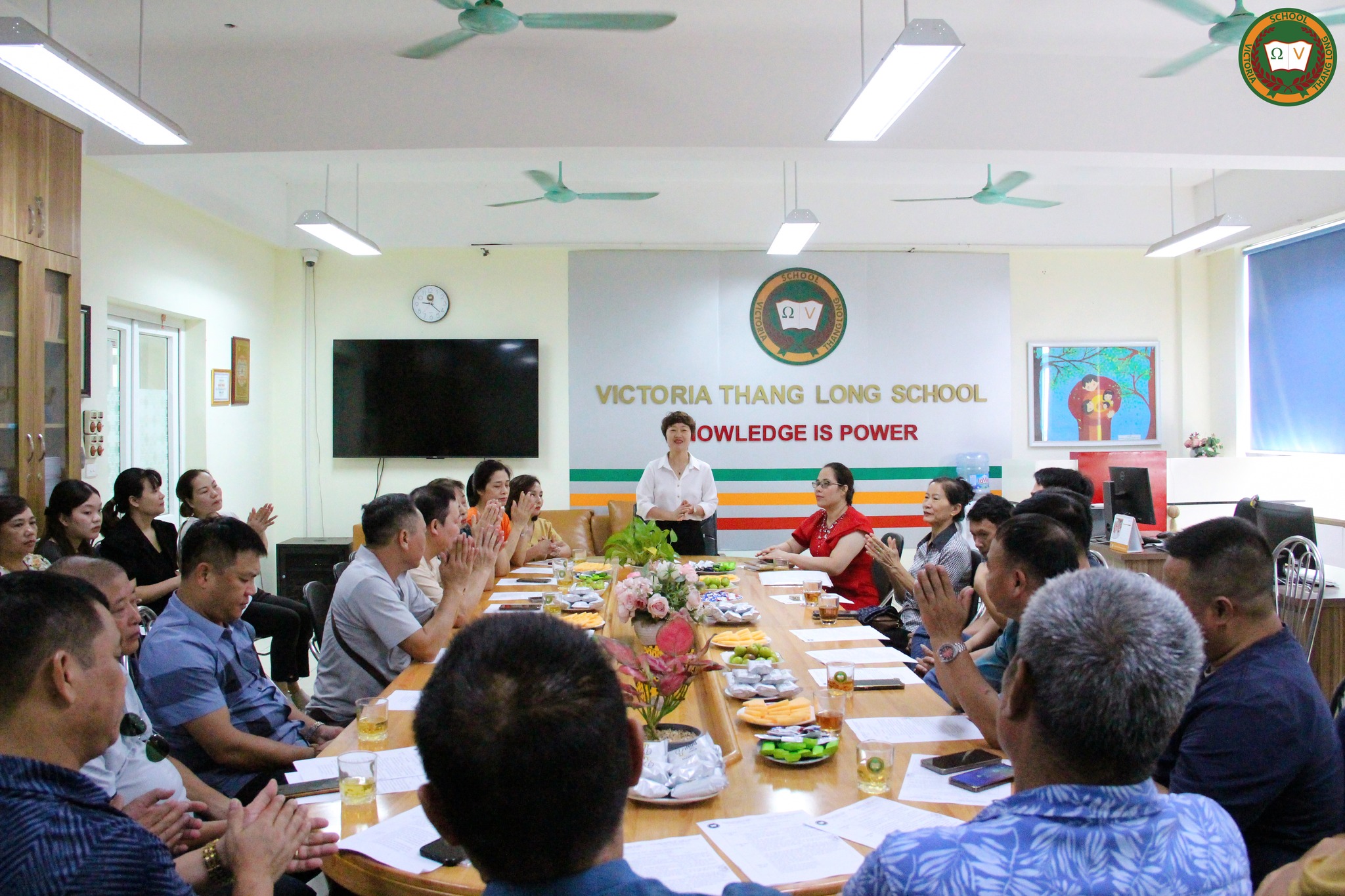 ĐẢM BẢO AN TOÀN ĐƯA ĐÓN HỌC SINH NĂM HỌC 2025 – 2026   VICTORIA THĂNG LONG TỔ CHỨC CAM KẾT CHẤT LƯỢNG VỚI NHÀ XE