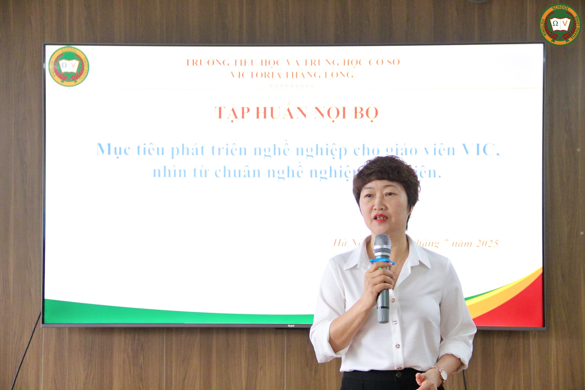 CHUỖI TẬP HUẤN CHUYÊN SÂU TẠI VICTORIA THĂNG LONG – 🎓 TIẾP NĂNG LƯỢNG – MỞ ĐƯỜNG CHO MỘT NĂM HỌC BỨT PHÁ!