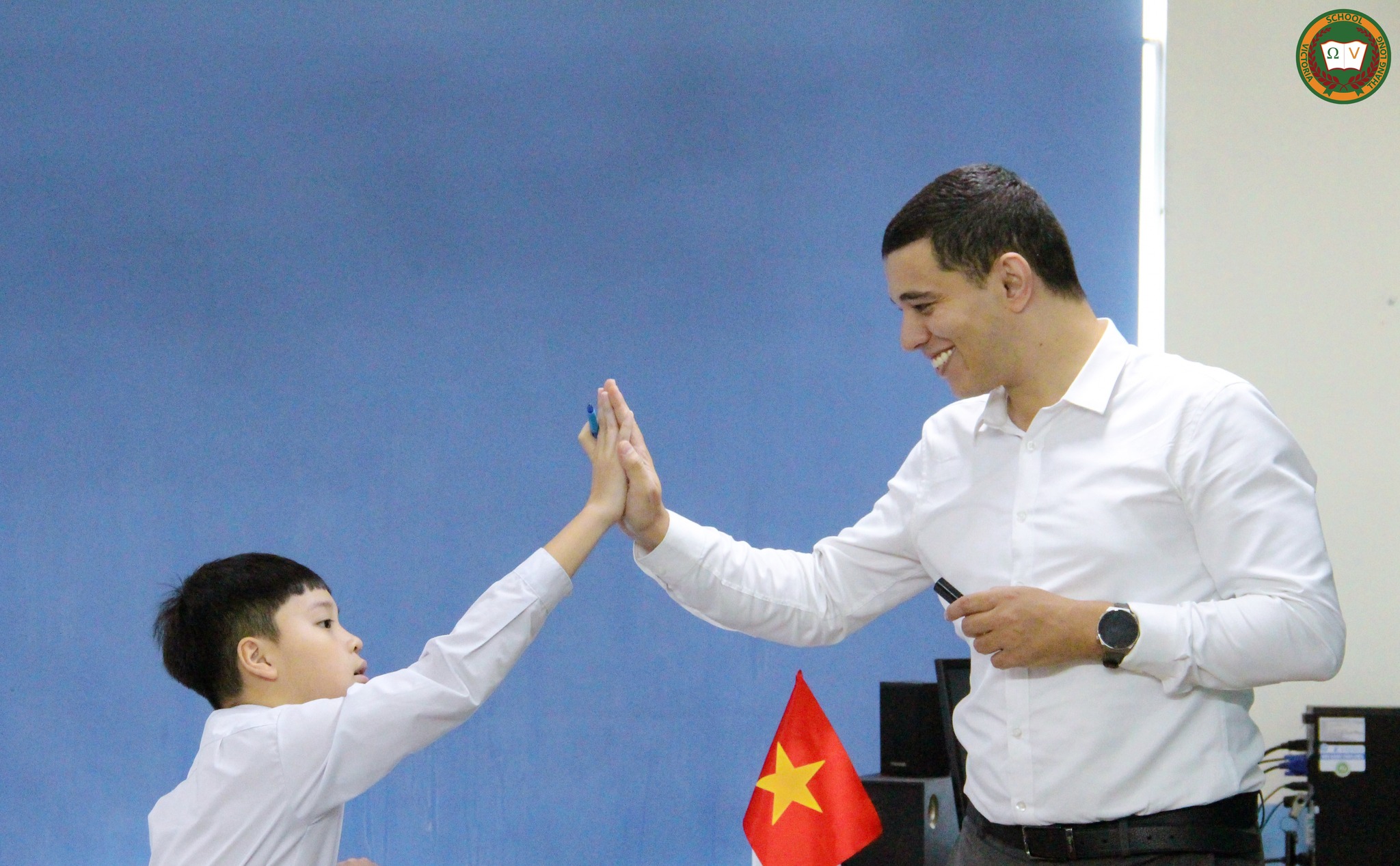 CHÚC MỪNG THẦY DANIEL VÀ 6V01 ĐÃ HOÀN THÀNH XUẤT SẮC CHUYÊN ĐỀ LANGUAGE ARTS