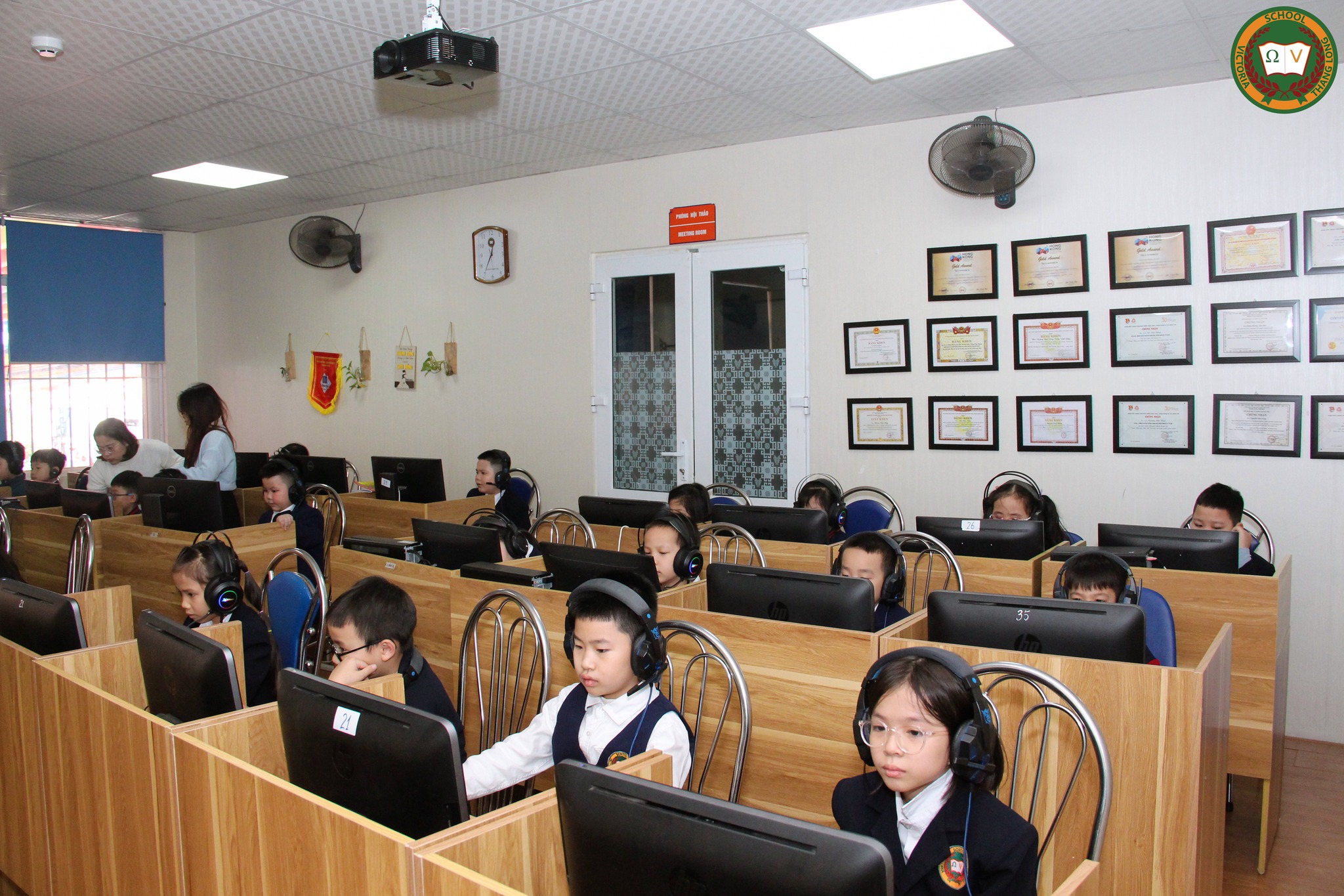 VICSERS CHINH PHỤC THÀNH CÔNG SÂN CHƠI TRÍ TUỆ OLYMPIC TIẾNG ANH TRÊN INTERNET (IOE) NĂM HỌC 2025–2026