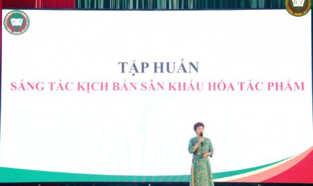 TẬP HUẤN SÁNG TÁC KỊCH BẢN SÂN KHẤU HÓA – LAN TỎA CẢM HỨNG SÁNG TẠO VÀ TÌNH YÊU VĂN HỌC CHO VICSERS